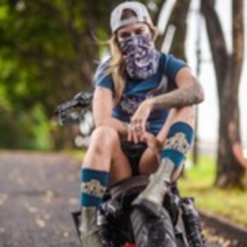 BANDANA TUBULAR JUSTICA&LIBERDADE GAROTA